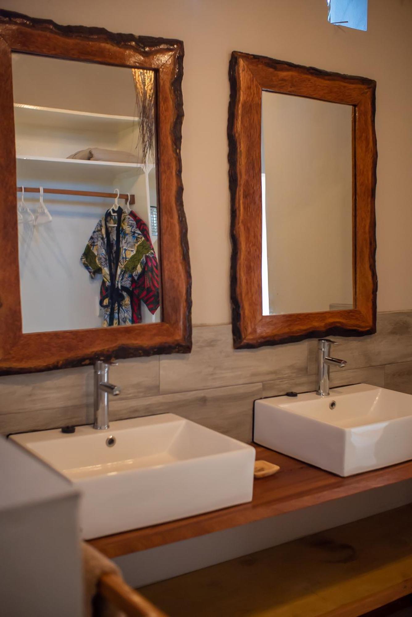 Bela Flor Beach Front Apartments إنهامبان المظهر الخارجي الصورة